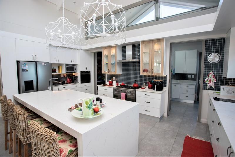 5 Bedroom Property for Sale in Pinnacle Point Golf Estate Western Cape